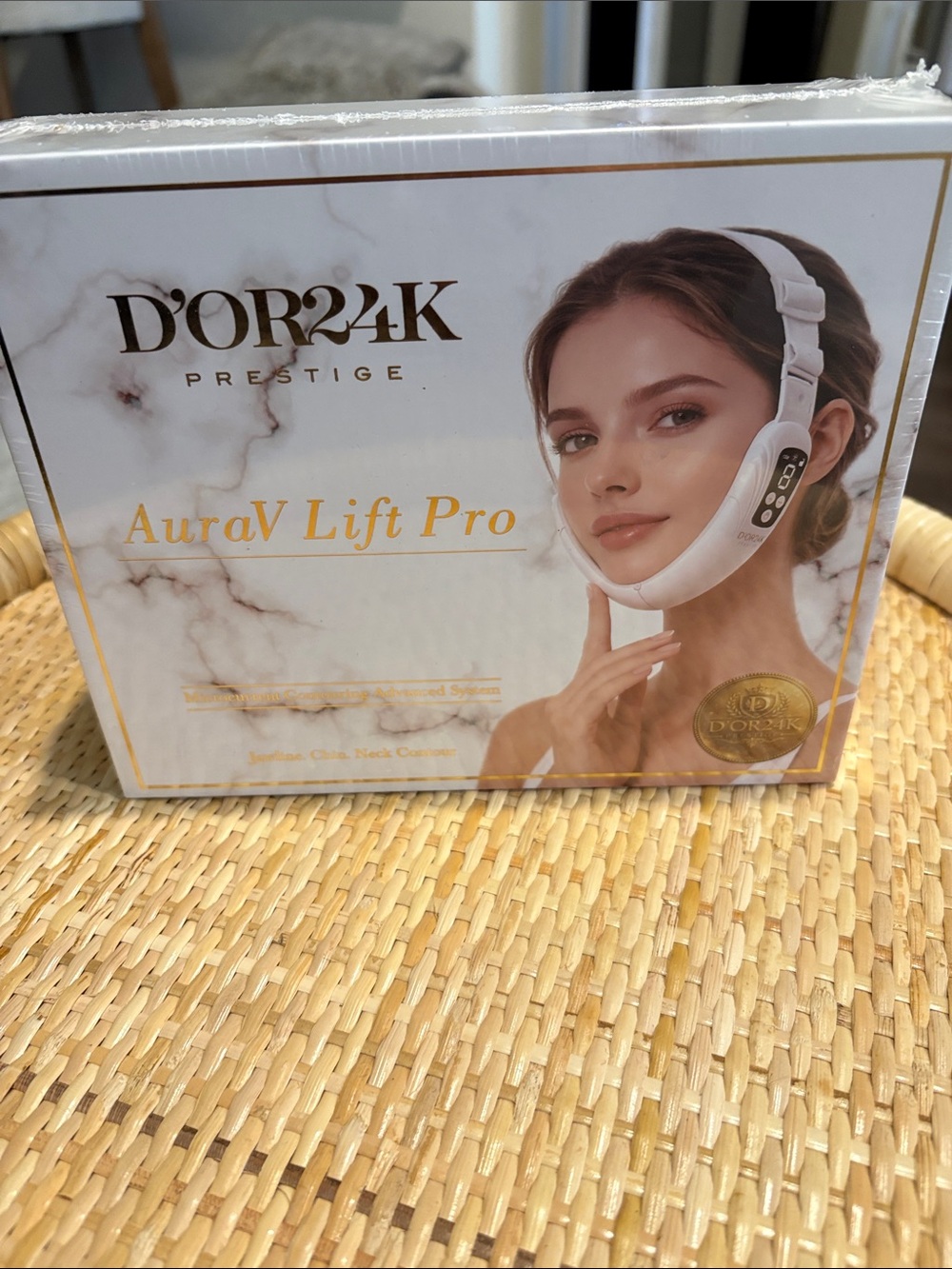 AuraV Lift Pro - White Facial Lifting Device